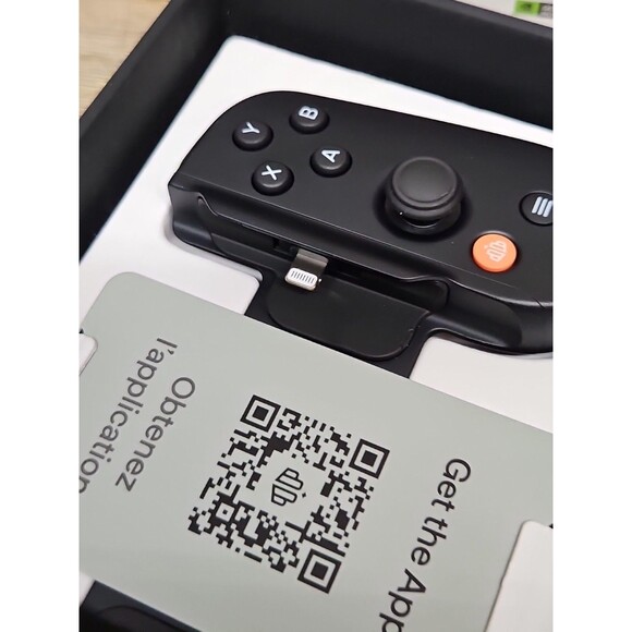 Backbone BB-02-P-BRW One (Lightning) - Mobile Gaming Controller, Black - Picture 3 of 4